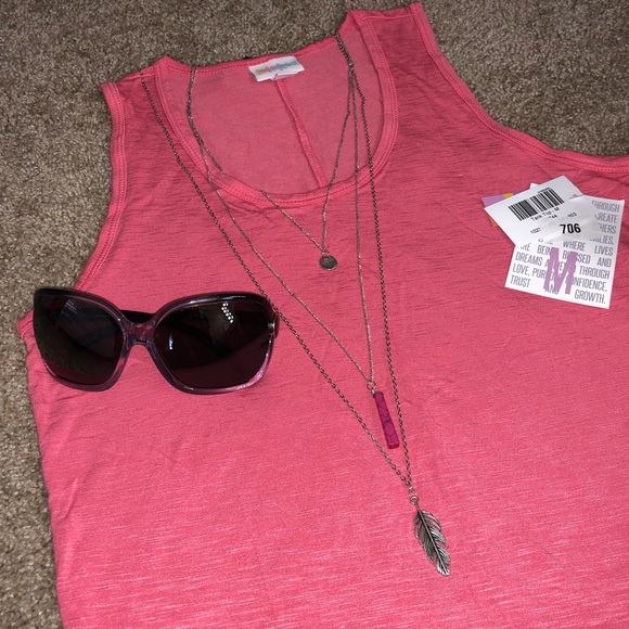 ❌SOLD❌ LuLaRoe Tank M - Picture 2 of 3